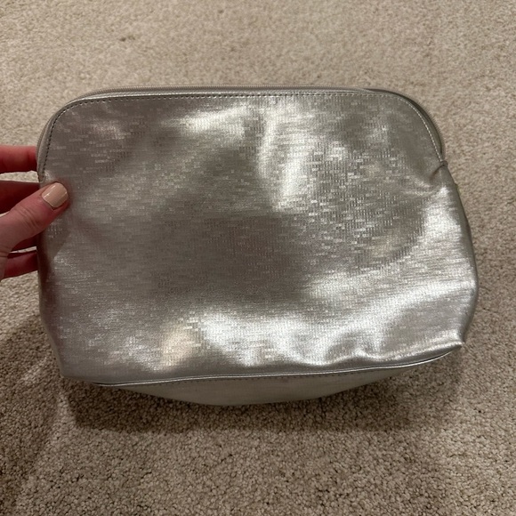COPY - Clinique Silver Pouch - Picture 4 of 6